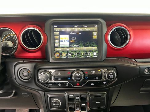 Used 2023 Jeep Wrangler Unlimited Rubicon image 12