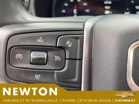 Used 2024 GMC Yukon SLT RWD image 15