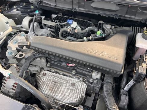 Used 2018 Nissan Rogue SV FWD image 32