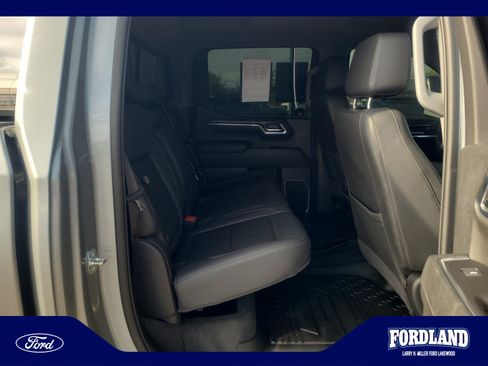 Used 2023 GMC Sierra 1500 SLT w/ SLT Premium Package AWD/4WD image 18