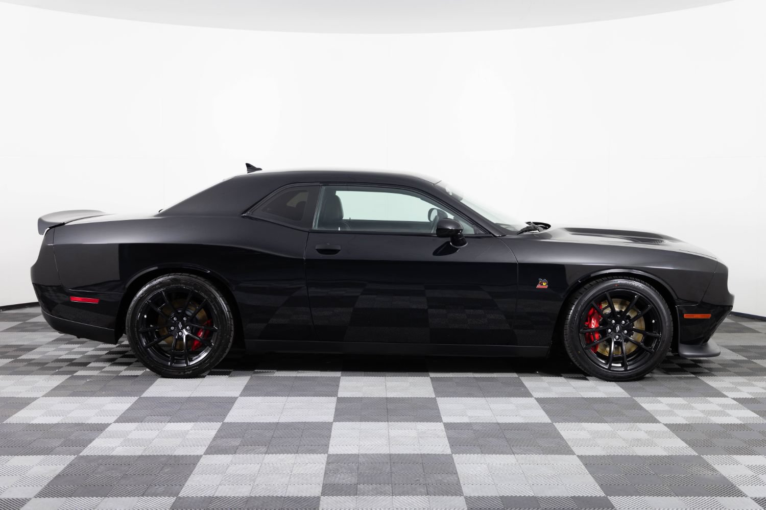 Used 2021 Dodge Challenger R/T Scat Pack w/ Dynamics Package RWD image 9