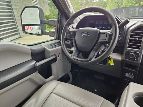 Used 2019 Ford F250 XL w/ Power Equipment Group AWD/4WD image 9