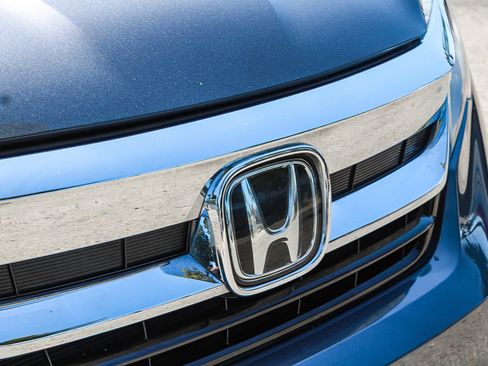 Used 2019 Honda Pilot Touring image 9