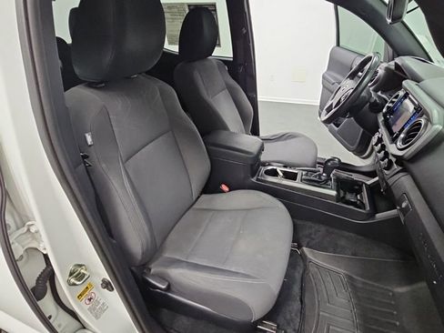 Used 2016 Toyota Tacoma TRD Off-Road w/ Towing Package AWD/4WD image 35