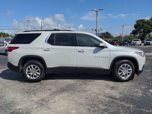 Used 2019 Chevrolet Traverse LT FWD image 3