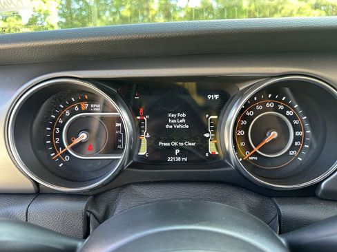 Used 2021 Jeep Gladiator Sport image 27