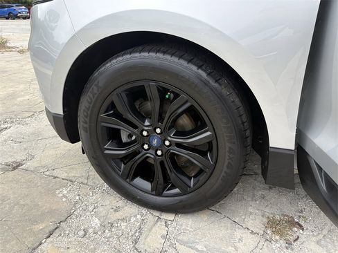 Used 2019 Ford Edge Titanium image 39