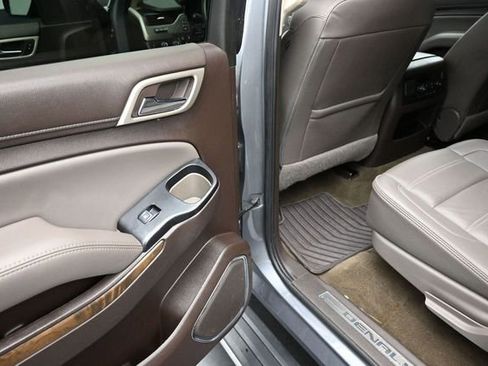 Used 2018 GMC Yukon XL Denali w/ Open Road Package AWD/4WD image 17