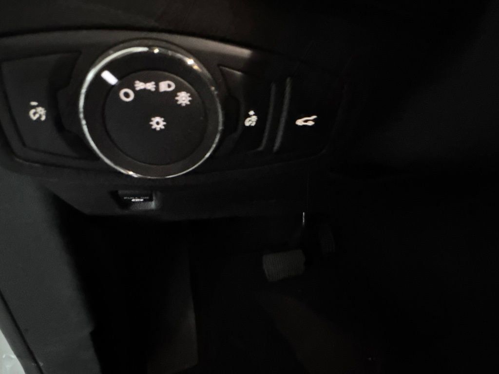 Used 2019 Lincoln MKC Reserve w/ MKC Technology Package FWD image 23