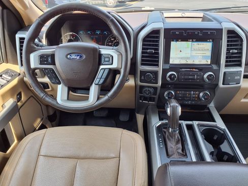 Used 2018 Ford F150 Lariat w/ Equipment Group 502A Luxury AWD/4WD image 5