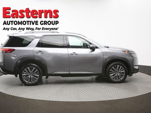Used 2023 Nissan Pathfinder SL w/ SL Premium Package AWD/4WD image 46