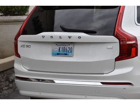 Used 2024 Volvo XC90 T8 Plus w/ Protection Package Premier AWD/4WD image 7