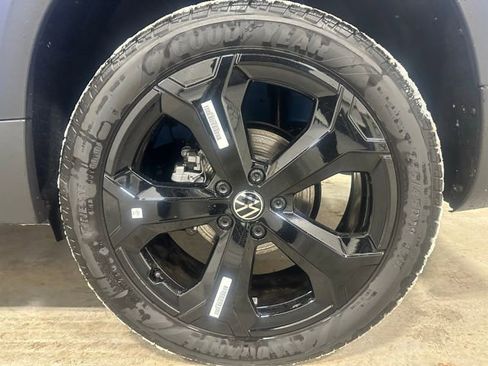 New 2026 Volkswagen Taos SEL AWD/4WD image 20