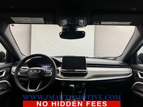 Used 2023 Jeep Compass Limited image 11