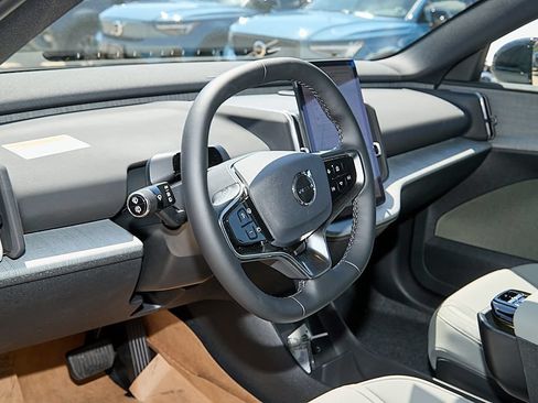 New 2026 Volvo EX30 Plus w/ Climate Package AWD/4WD image 13