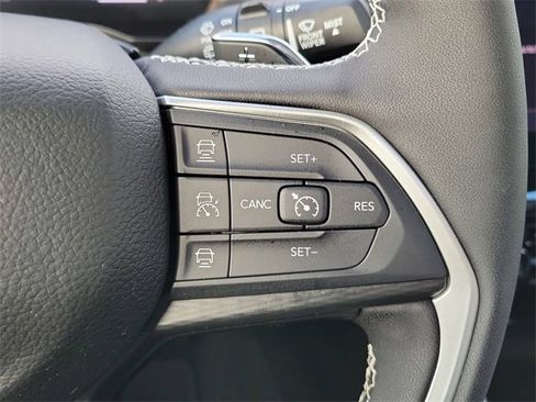 New 2025 Jeep Grand Cherokee L Altitude image 15