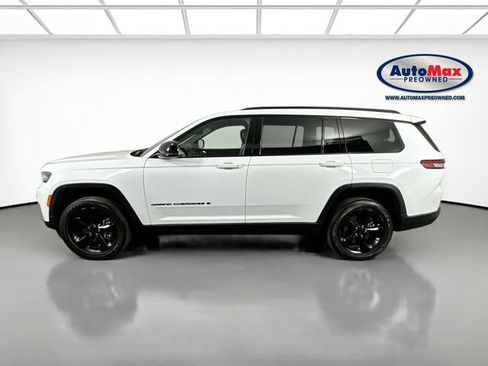 Used 2023 Jeep Grand Cherokee L Laredo AWD/4WD image 9