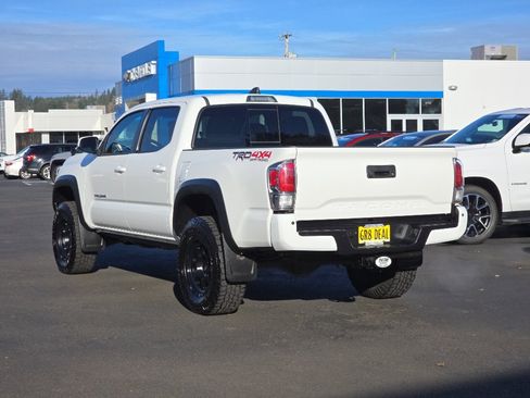 Certified 2023 Toyota Tacoma TRD Off-Road image 4