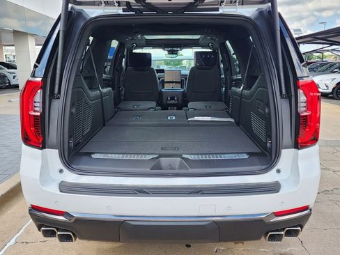 New 2026 GMC Yukon XL AT4 w/ AT4 Premium Plus Package AWD/4WD image 60