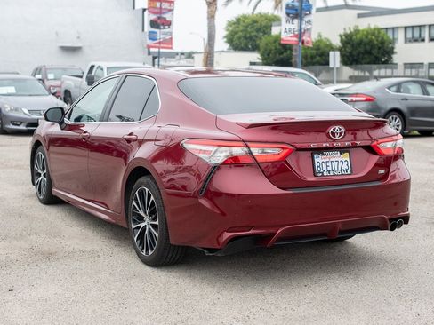 Used 2018 Toyota Camry SE image 8