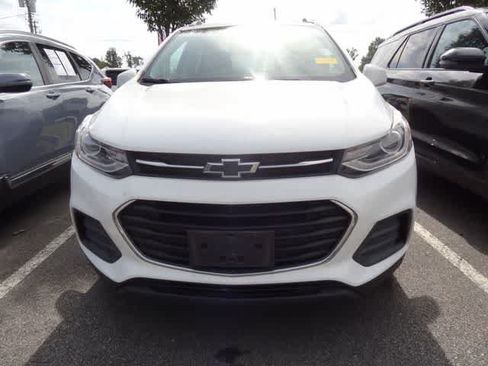 Used 2022 Chevrolet Trax LT w/ Sport Edition AWD/4WD image 2