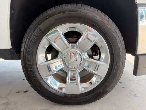 Used 2017 Chevrolet Silverado 1500 LTZ w/ Texas Edition AWD/4WD image 34