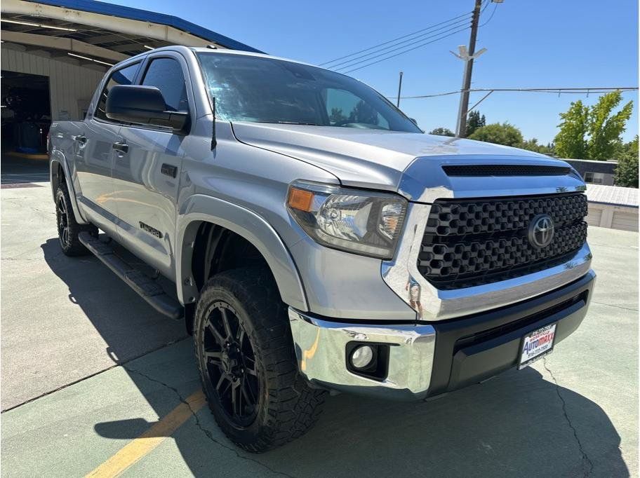 Used 2019 Toyota Tundra SR5 w/ SR5 Upgrade Package AWD/4WD image 4