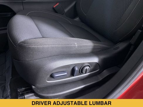 Certified 2023 GMC Acadia SLE w/ Driver Convenience Package FWD image 9