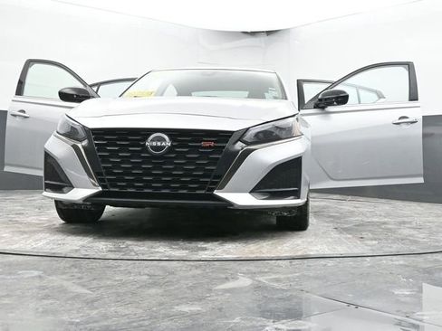 Used 2024 Nissan Altima 2.5 SR image 67