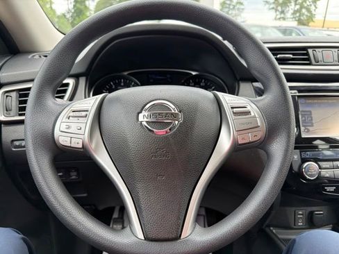 Used 2015 Nissan Rogue SV w/ SV Premium Package FWD image 17