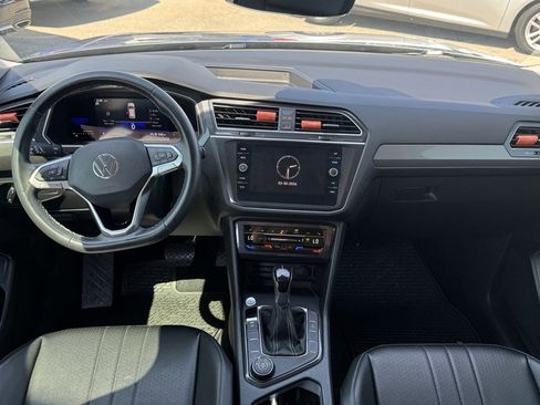 Used 2022 Volkswagen Tiguan SE image 23