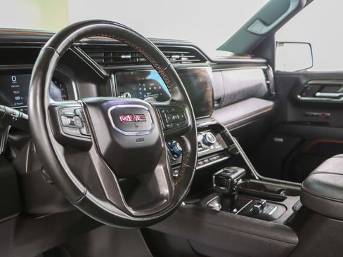 Used 2024 GMC Sierra 1500 AT4 w/ Technology Package AWD/4WD image 28