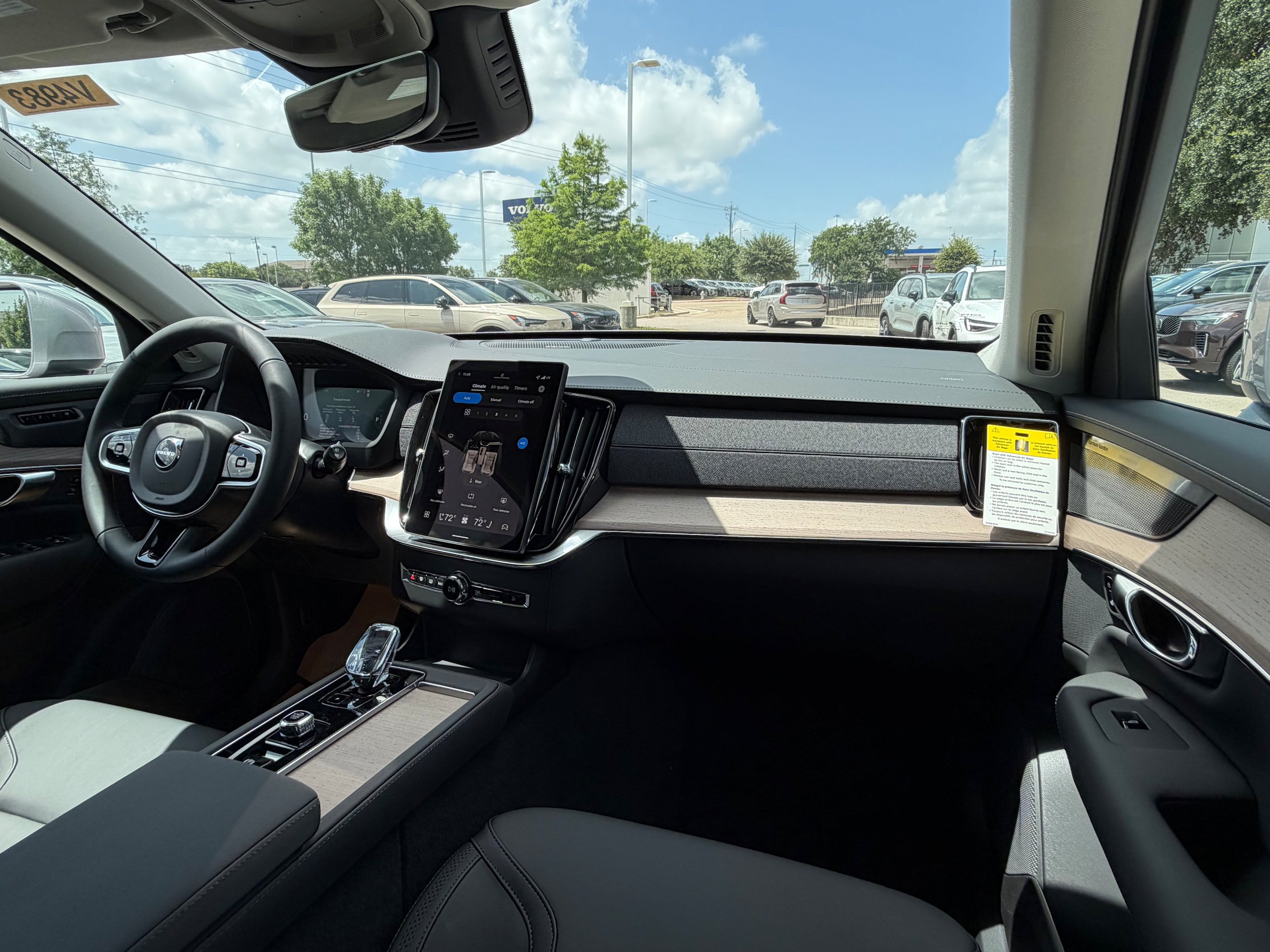 New 2026 Volvo XC90 T8 Plus AWD/4WD image 11