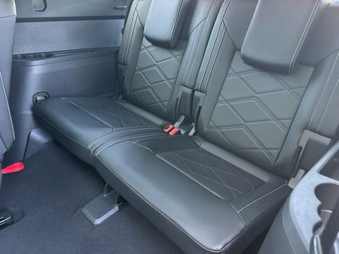 New 2026 Volkswagen Atlas SE image 13