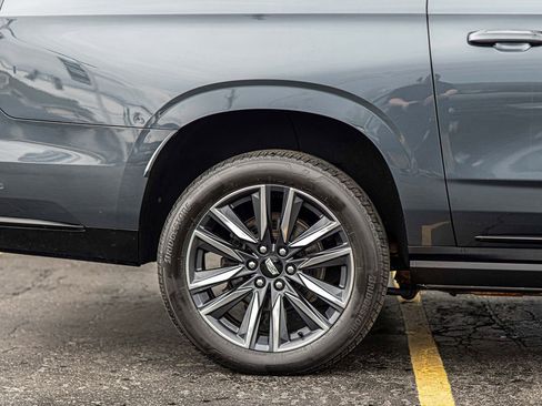 Used 2021 Cadillac Escalade ESV Sport Platinum AWD/4WD image 11