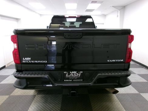 Used 2024 Chevrolet Silverado 2500 Custom w/ Custom Value Package AWD/4WD image 11