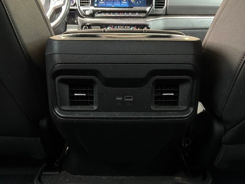 Used 2024 Chevrolet Silverado 1500 LT Trail Boss w/ LT Trail Boss Premium Package AWD/4WD image 15