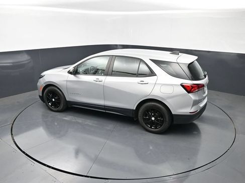 Used 2022 Chevrolet Equinox LS w/ LPO, Floor Liner Package FWD image 16