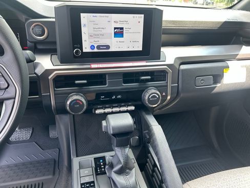 New 2026 Toyota 4Runner SR5 AWD/4WD image 17