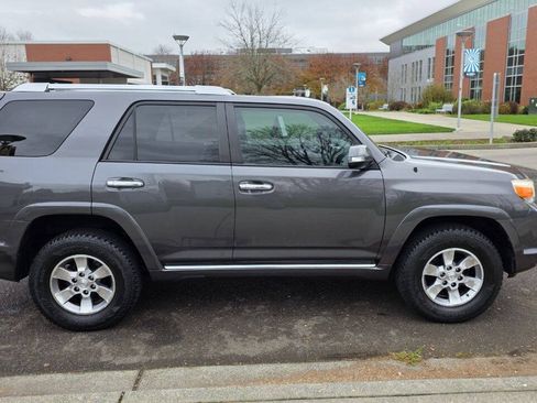 Used 2011 Toyota 4Runner SR5 AWD/4WD image 4