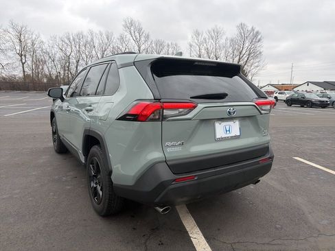 Used 2019 Toyota RAV4 XLE image 3