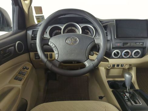 Used 2011 Toyota Tacoma PreRunner image 11