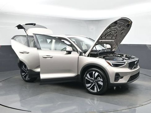 Used 2024 Volvo XC40 B5 Ultimate AWD/4WD image 48
