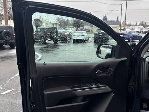 Used 2019 Chevrolet Colorado ZR2 image 9
