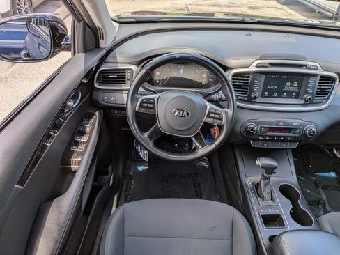 Used 2019 Kia Sorento AWD w/ LX Convenience Package image 17