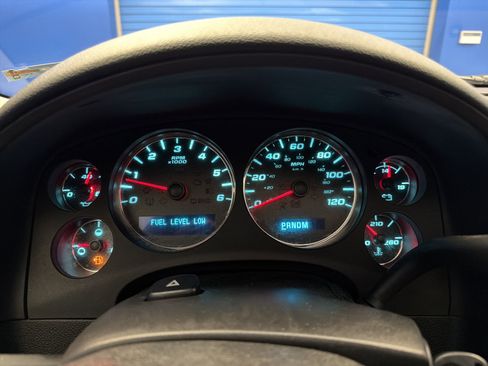 Used 2011 Chevrolet Avalanche LTZ AWD/4WD image 19