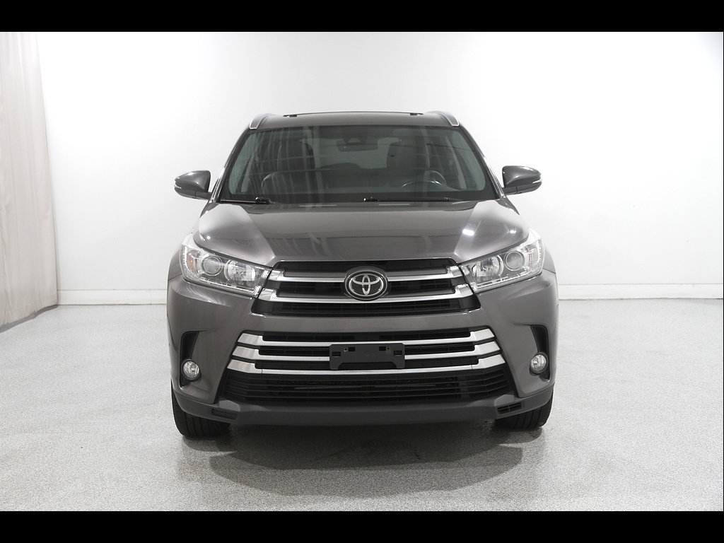 Used 2017 Toyota Highlander Limited AWD/4WD image 2