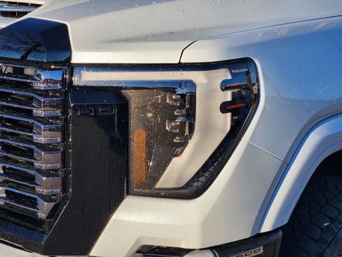 New 2026 GMC Sierra 2500 Denali Ultimate AWD/4WD image 5