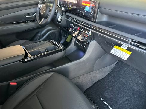 New 2026 Hyundai Tucson Limited AWD/4WD image 16