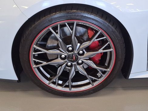 Used 2023 Chevrolet Corvette Stingray Coupe w/ Z51 Performance Package RWD image 11